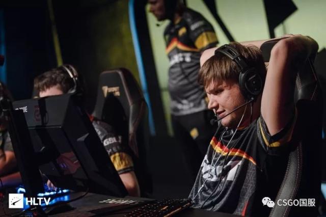 Doinb ： 这不是Noxian的表演， Lwx 至少在他迟到时可以联系，但Noxian就消失了。