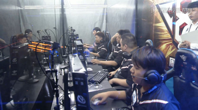 LNG官博分享选手手写高考祝福：愿所有高考学子麒开得胜！