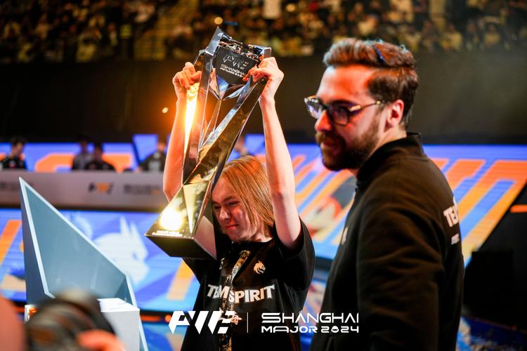 LOL测试服新增旗帜：拳头官标亦在其列