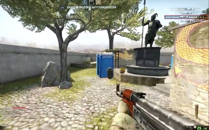 Scout ：第一局中路的团战就我们觉得可以打就打了